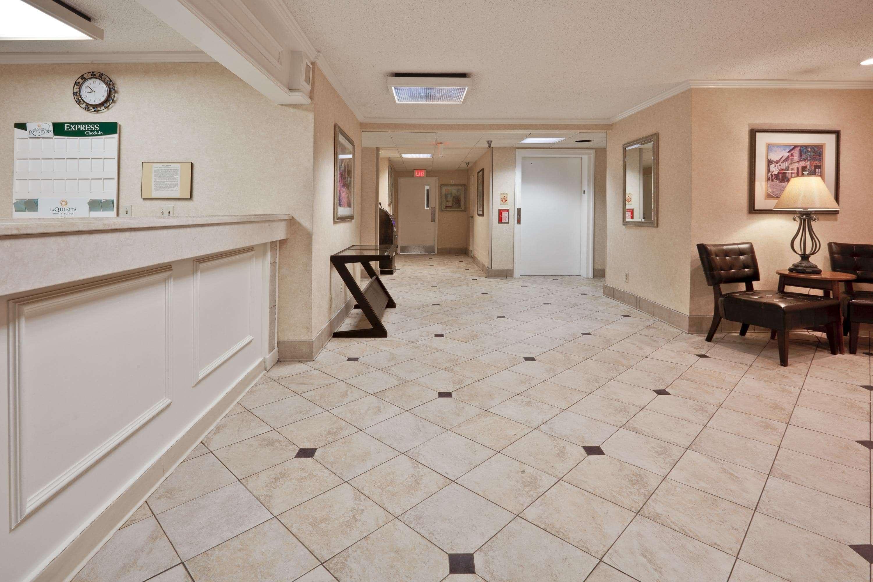 La Quinta By Wyndham Tampa Fairgrounds - Casino Hotell Mango Exteriör bild
