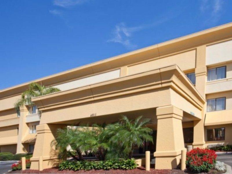 La Quinta By Wyndham Tampa Fairgrounds - Casino Hotell Mango Exteriör bild